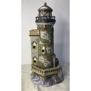 Santa's Workbench Collection Towne Series Stoneybrooke Lighthouse 2002 Christmas